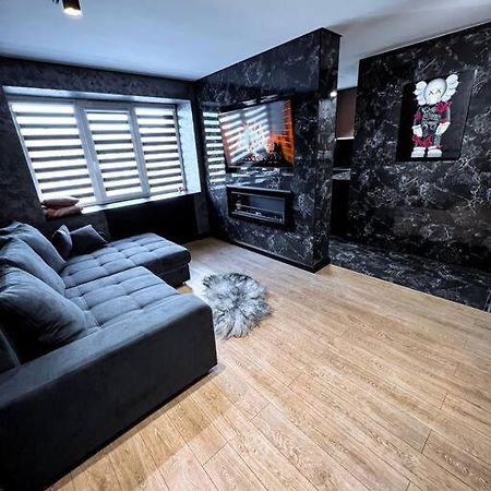 Black Pearl Luxury Apartment Вентспілс Екстер'єр фото